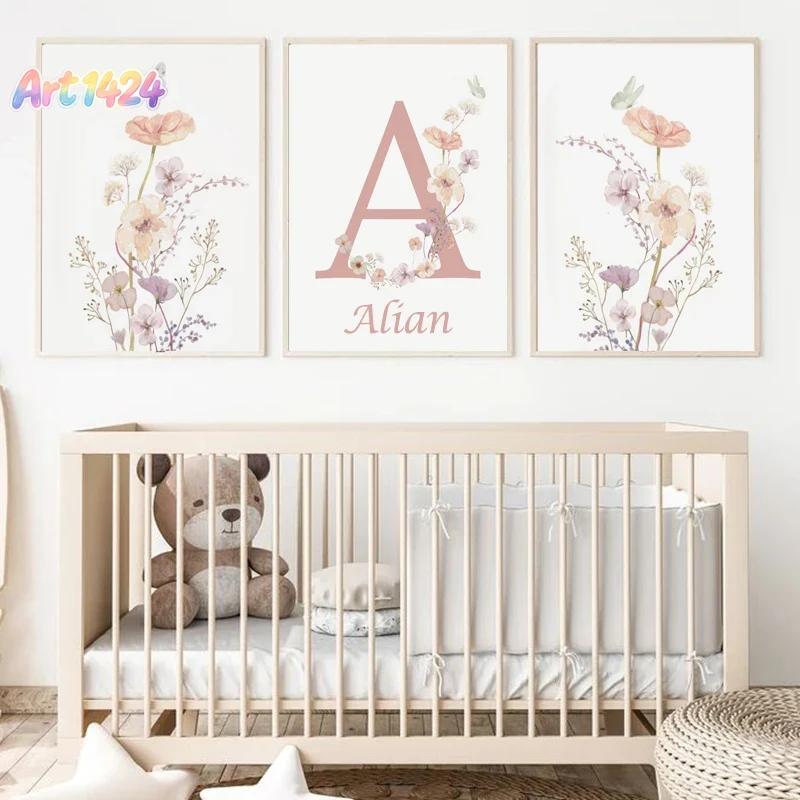 Baby Nursery Pink - لوحة فنية مخصصة بالاسم مع زهور