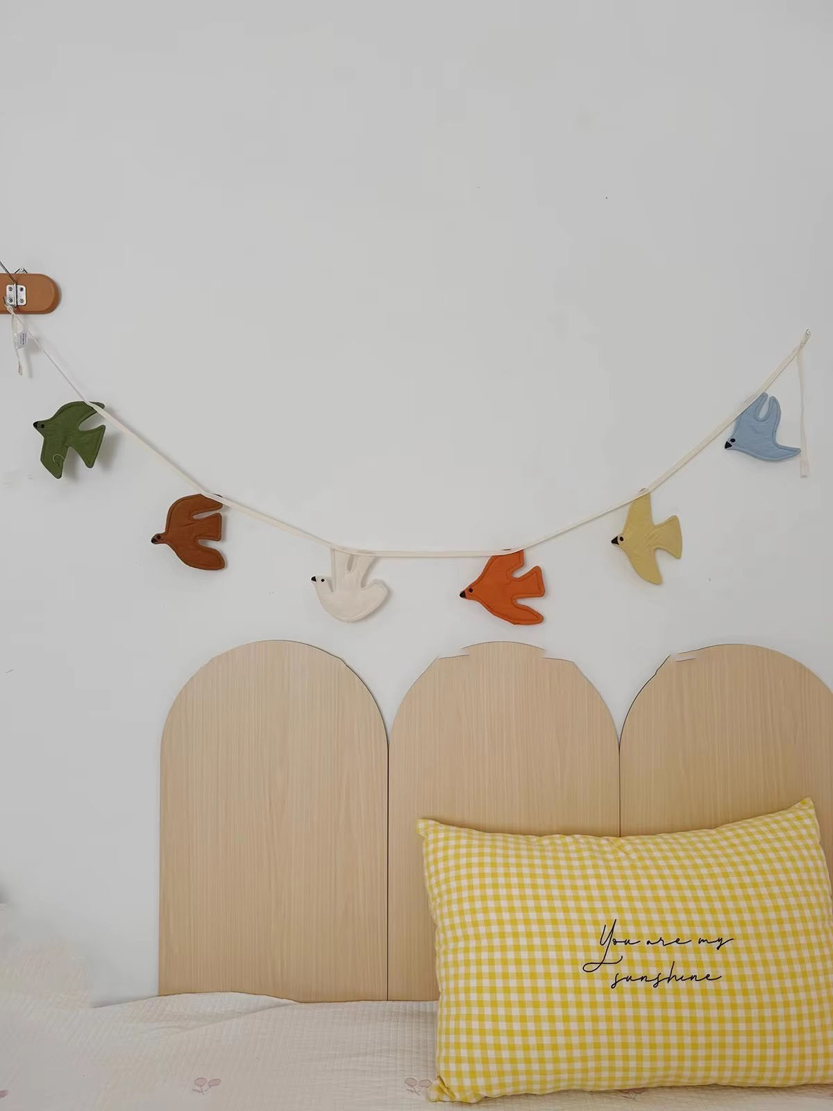 أعلام قماشية على شكل طيور لتزي - مراجعة Baby Nursery Bunting وسعره